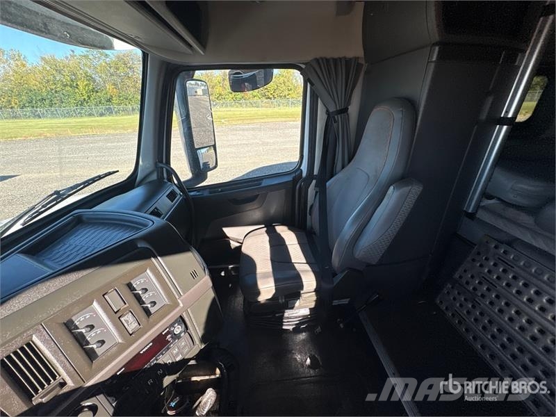 Volvo VNL860 Vilcēji