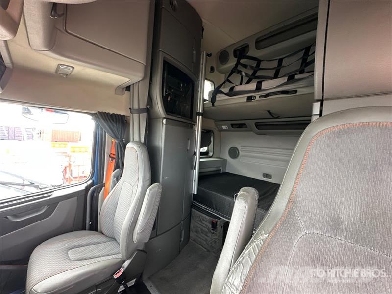 Volvo VNL860 曳引機組件