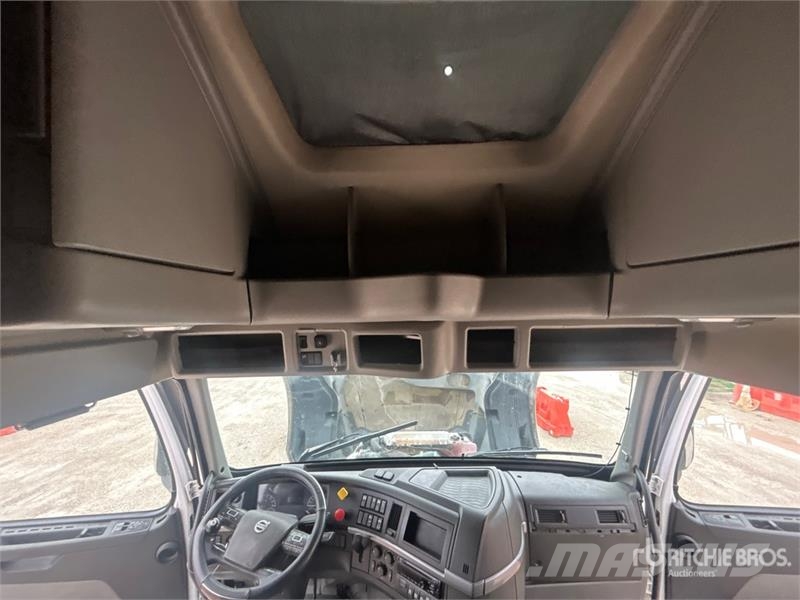 Volvo VNL860 Sattelzugmaschinen