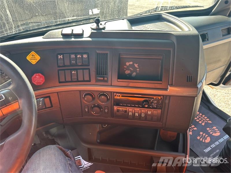 Volvo VNL860 Sattelzugmaschinen