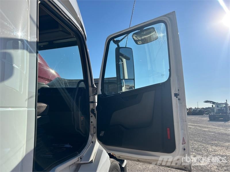 Volvo VNL860 Sattelzugmaschinen