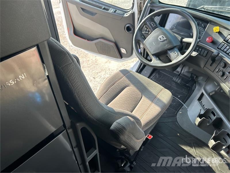 Volvo VNL860 Vetopöytäautot