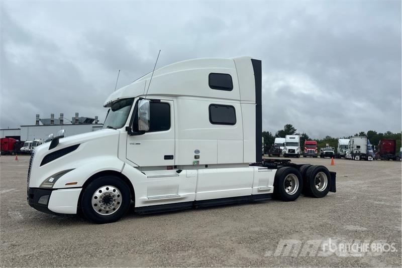 Volvo VNL860 Vetopöytäautot