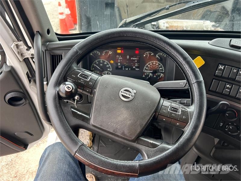 Volvo VNL860 Sattelzugmaschinen