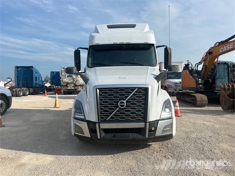 Volvo VNL860 Vetopöytäautot