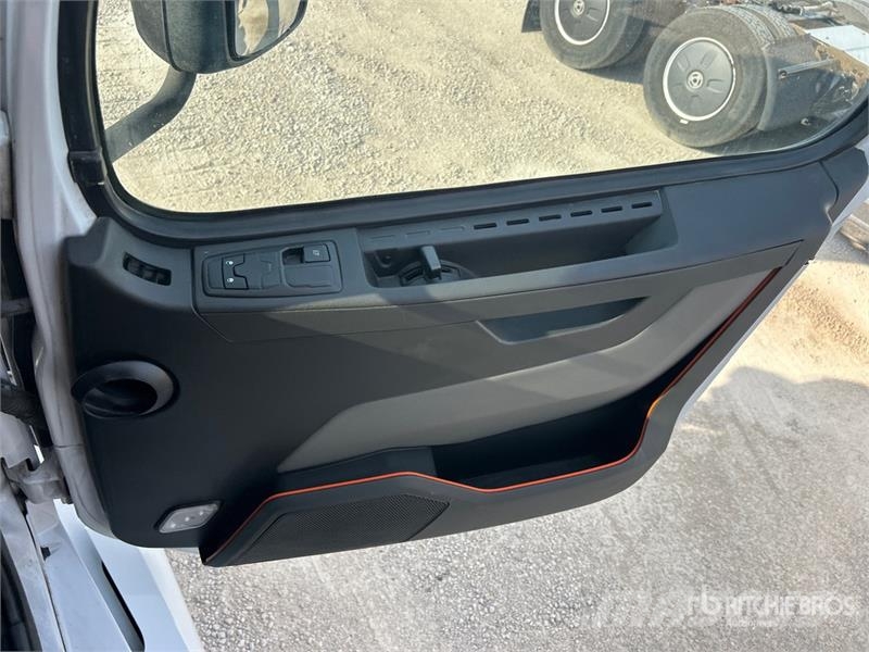 Volvo VNL860 Vetopöytäautot