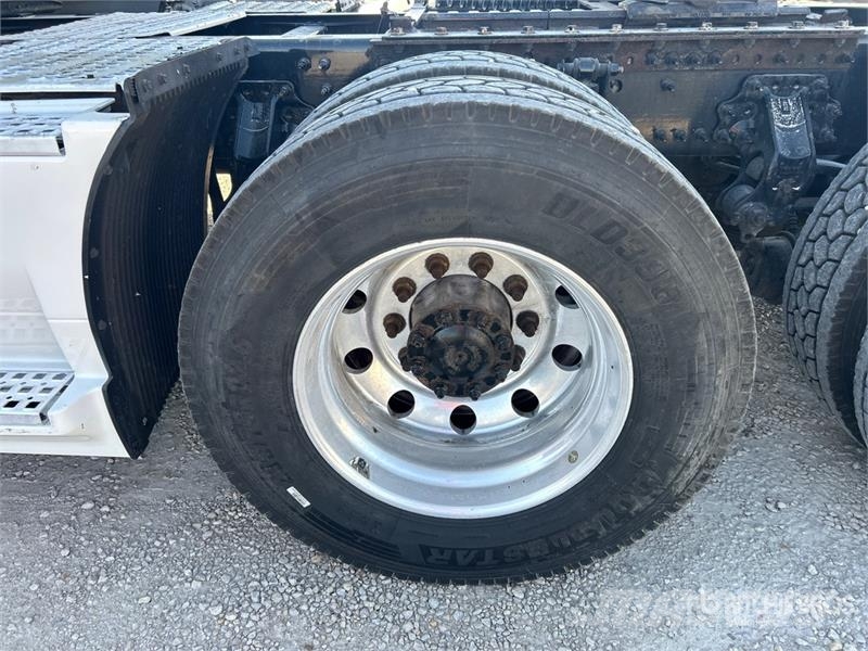 Volvo VNL860 Sattelzugmaschinen