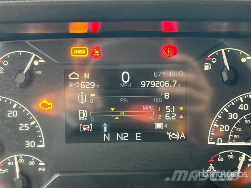 Volvo VNL860 Sattelzugmaschinen