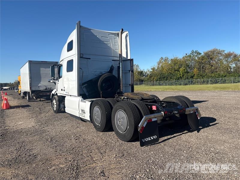Volvo VNL860 Vilcēji