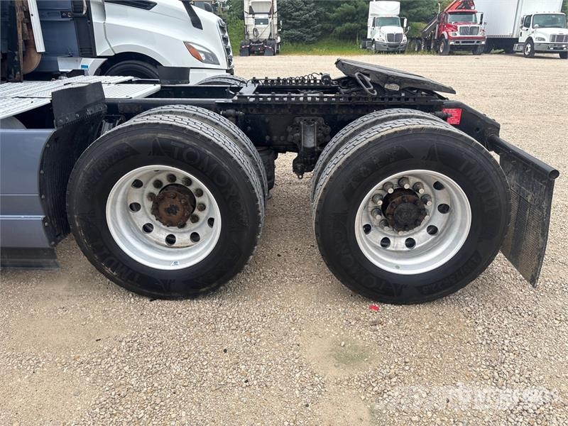Volvo VNL860 Vilcēji