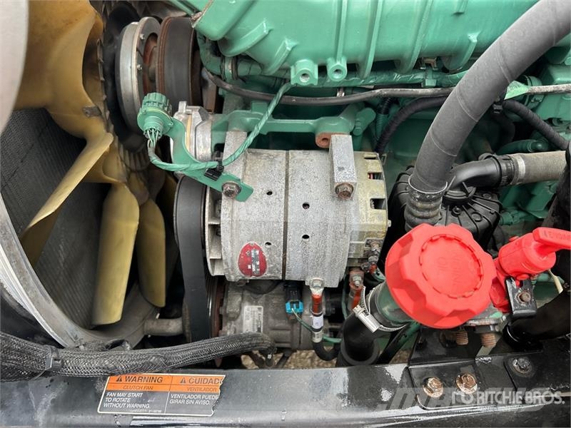Volvo VNL860 Sattelzugmaschinen