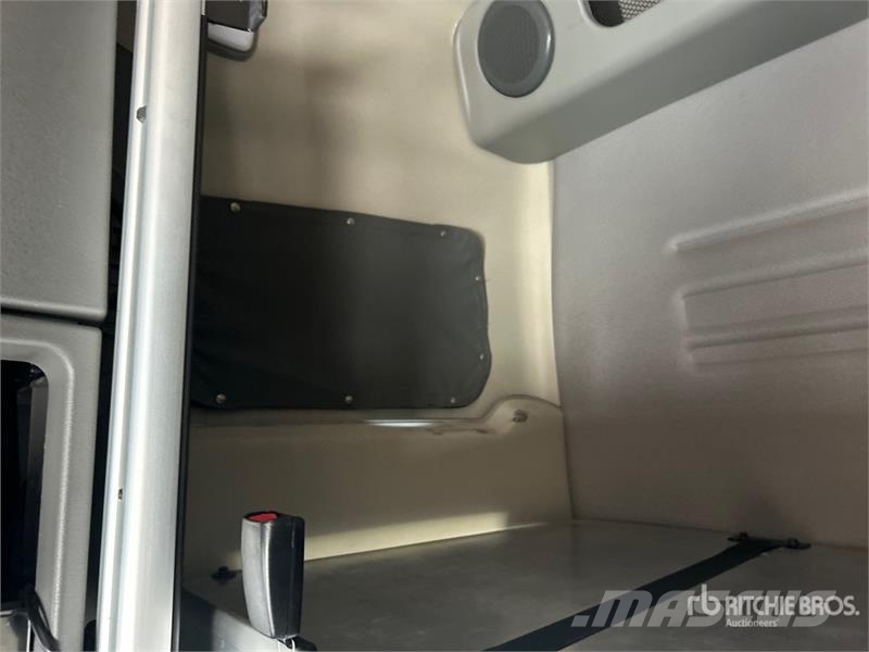 Volvo VNL860 Vetopöytäautot