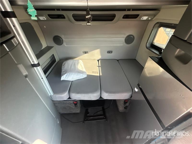 Volvo VNL860 Vetopöytäautot