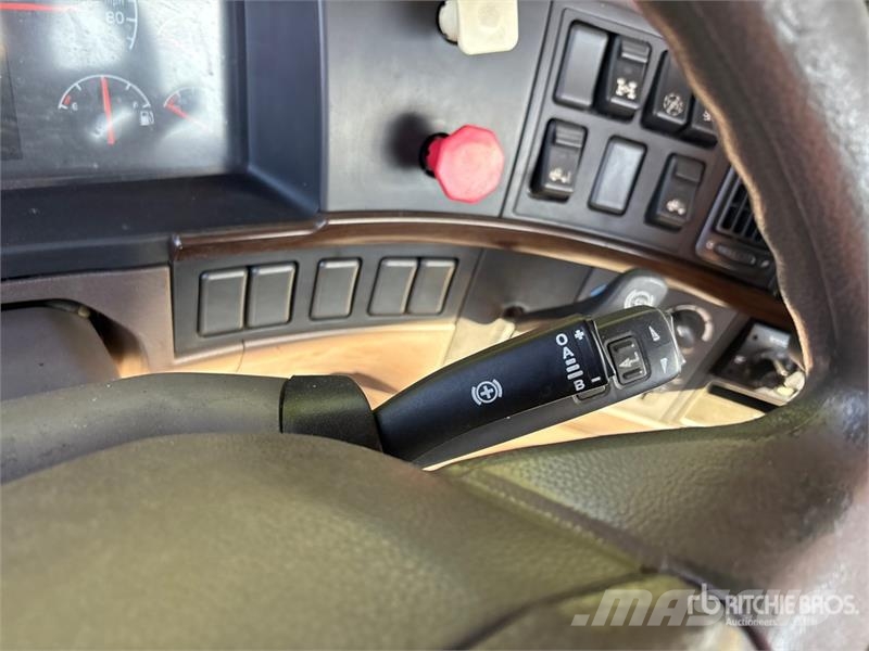 Volvo VNM Trekkers