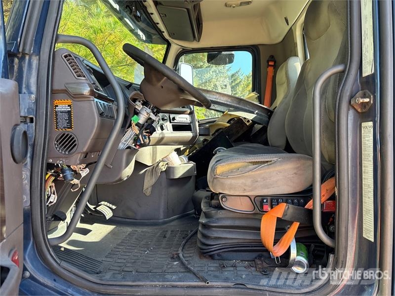 Volvo VNM Trekkers