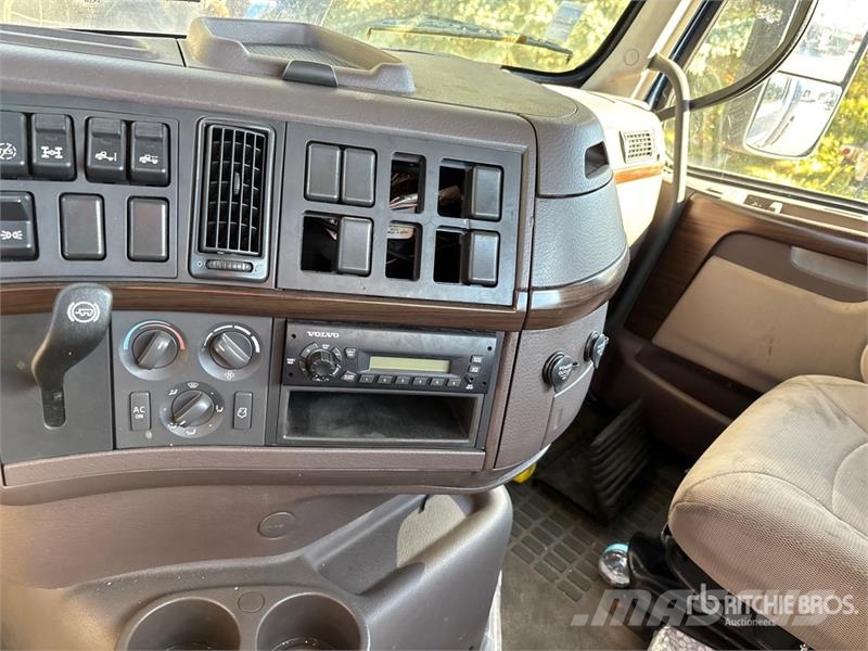 Volvo VNM Trekkers