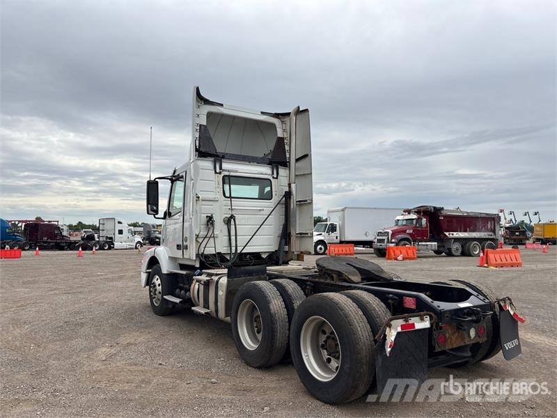 Volvo VNM Prime Movers