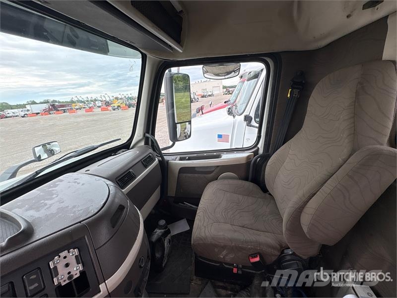Volvo VNM Prime Movers