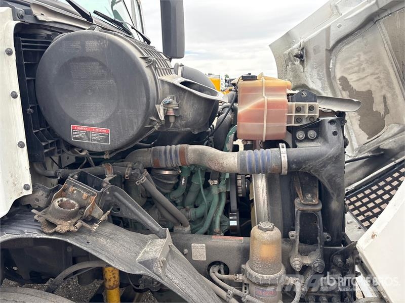 Volvo VNM Prime Movers