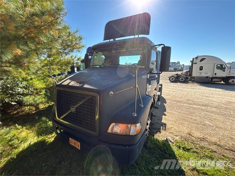Volvo VNM Trekkers