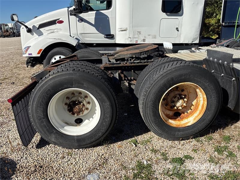 Volvo VNM Trekkers