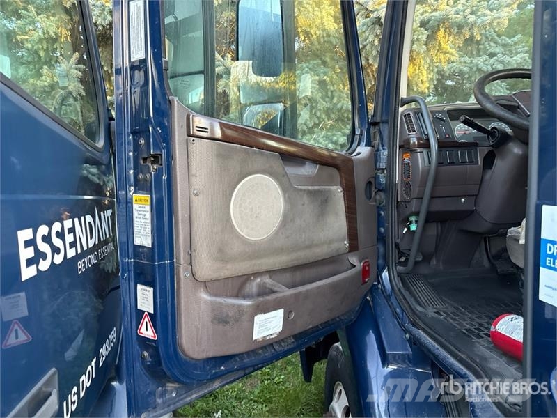Volvo VNM Trekkers