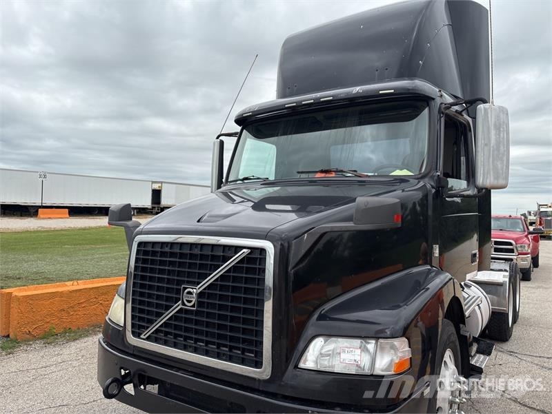 Volvo VNM Camiones tractor
