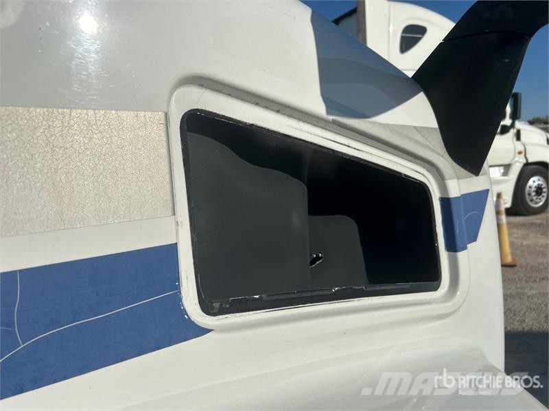 Volvo VNM 牵引车