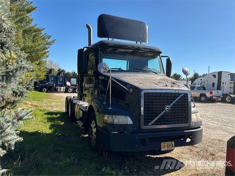 Volvo VNM Trekkers