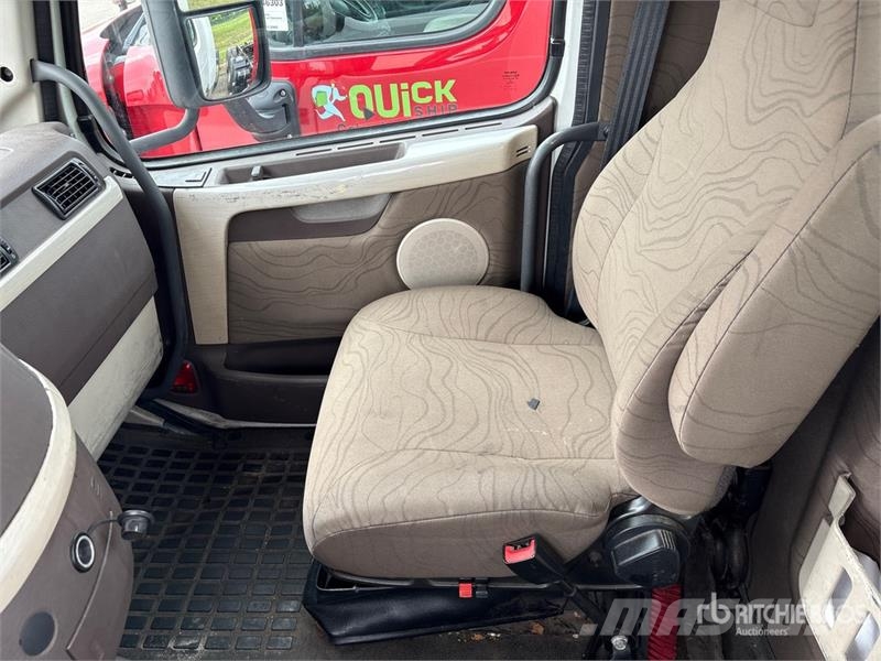 Volvo VNM Prime Movers