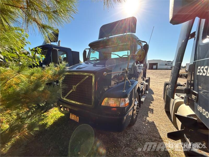 Volvo VNM Trekkers