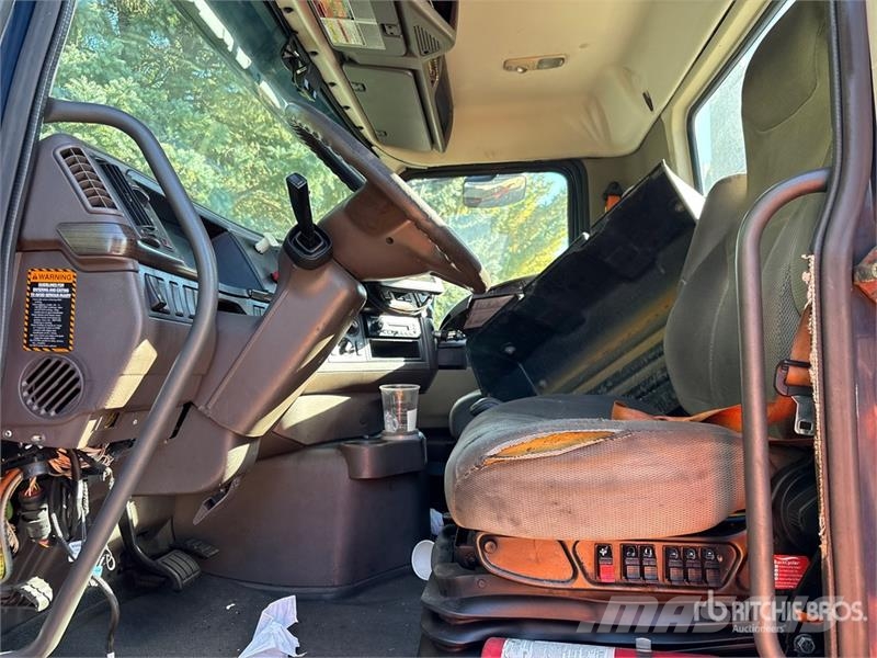 Volvo VNM Trekkers