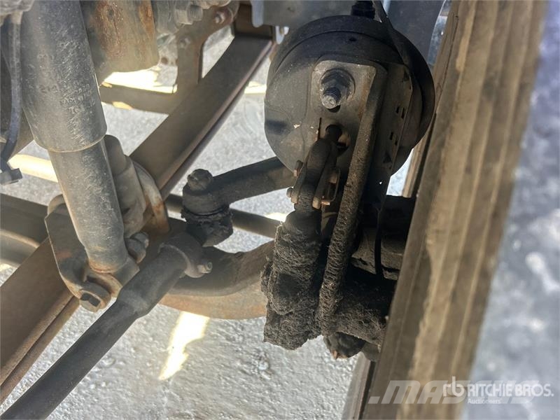 Volvo VNM 牵引车