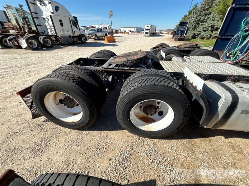Volvo VNM Trekkers