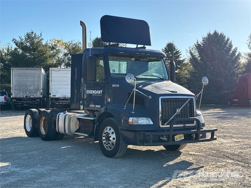 Volvo VNM Trekkers