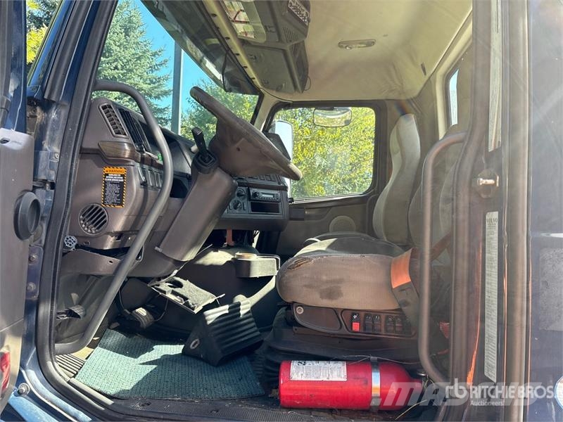 Volvo VNM Trekkers