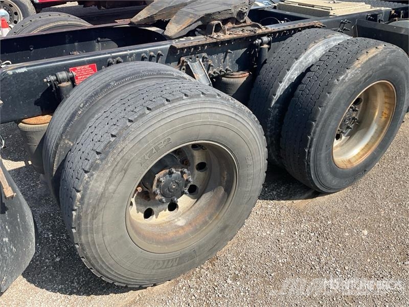 Volvo VNM Trekkers