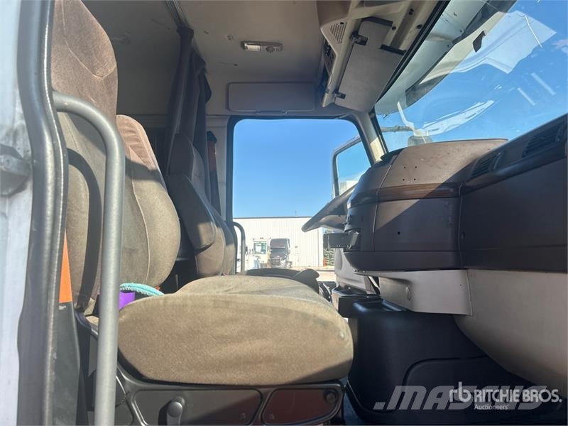 Volvo VNM 牵引车