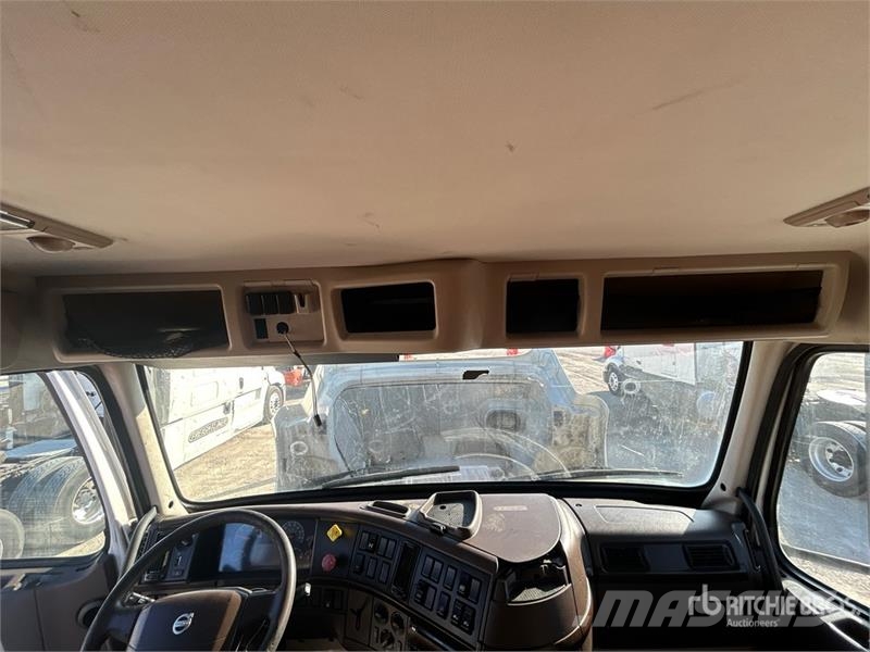 Volvo VNM 牵引车