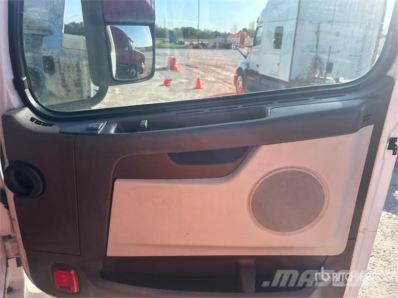 Volvo VNM 牵引车