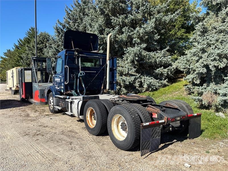 Volvo VNM Trekkers