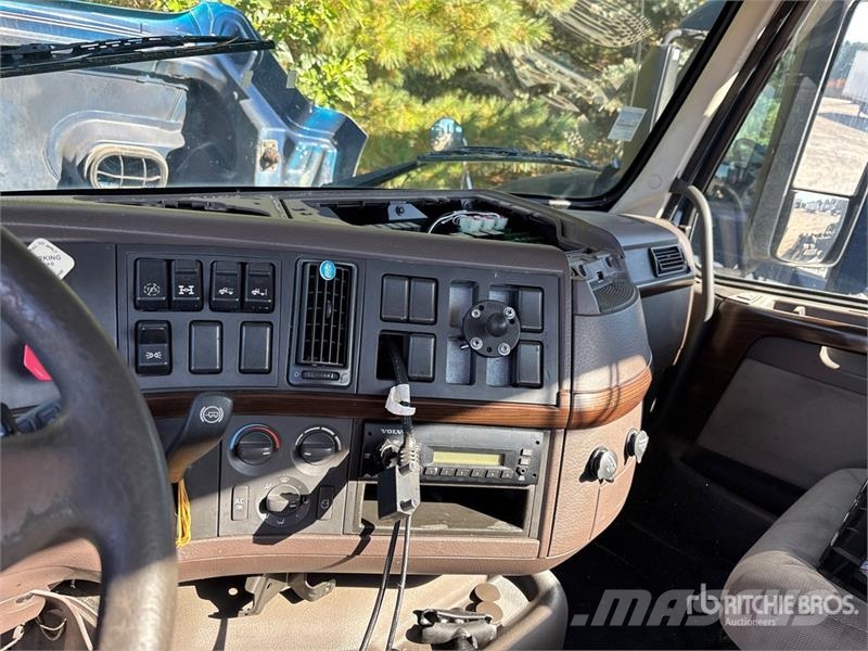 Volvo VNM Trekkers