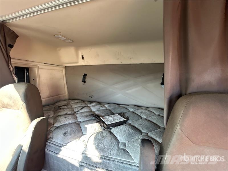 Volvo VNM 牵引车