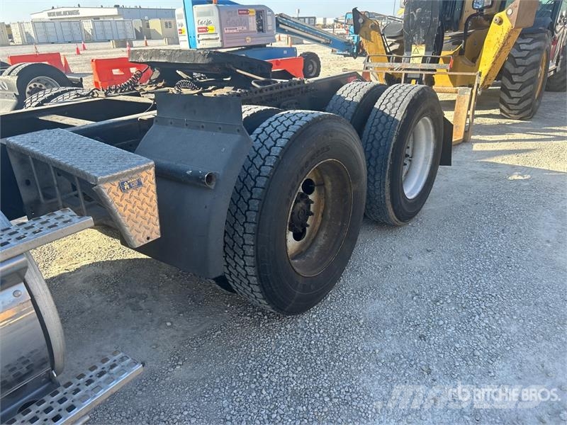 Volvo VNM 牵引车