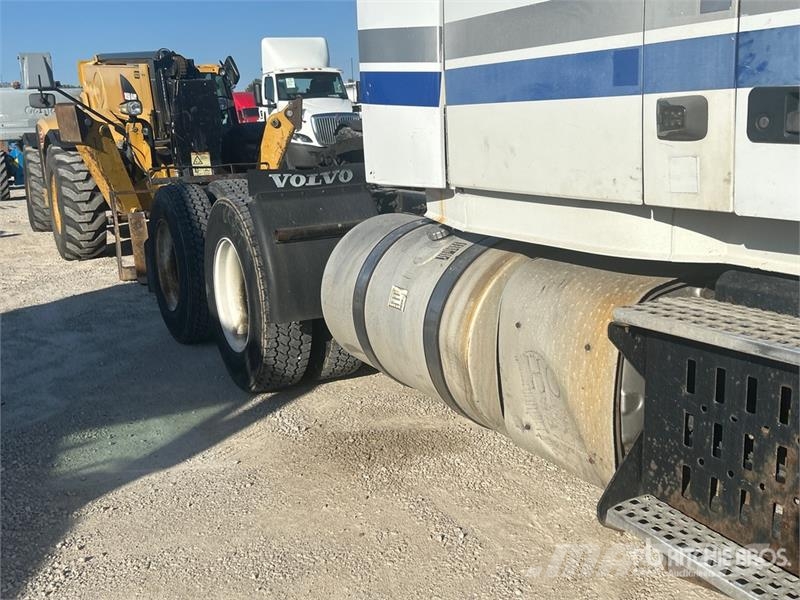 Volvo VNM 牵引车