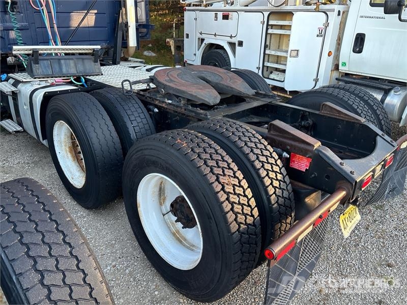 Volvo VNM Trekkers