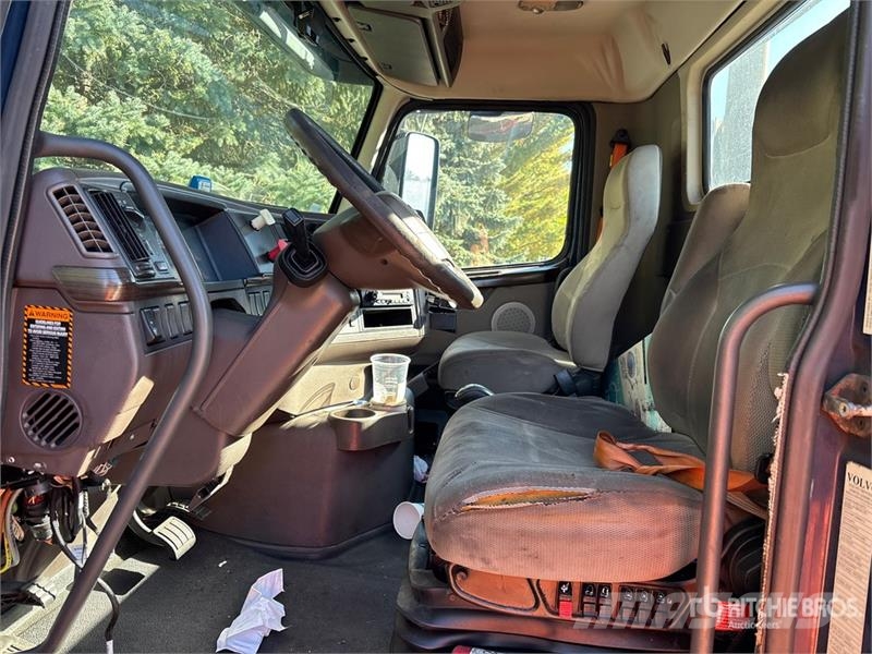 Volvo VNM Trekkers