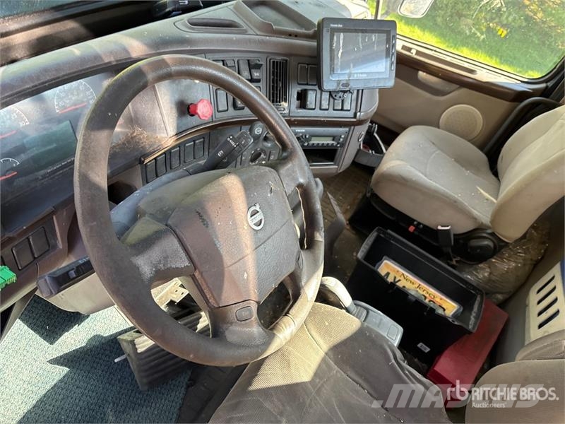 Volvo VNM Trekkers