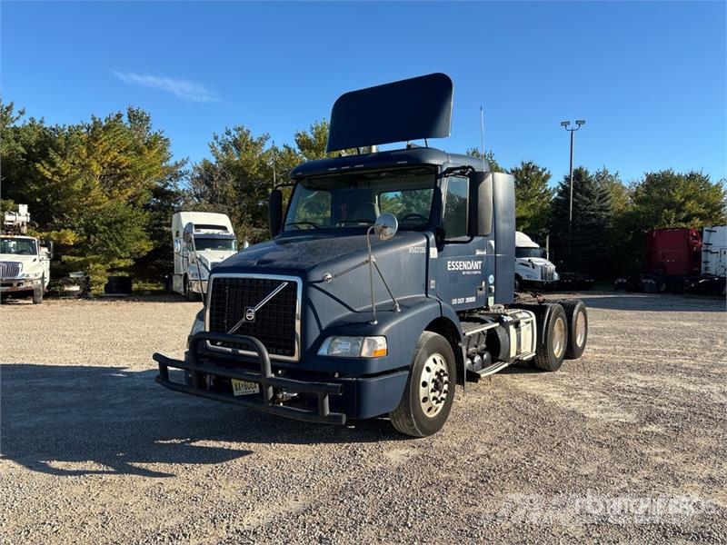 Volvo VNM Trekkers
