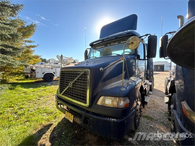 Volvo VNM Trekkers